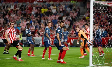 Thua tủi hổ, Arsenal còn mất thêm tiền trận gặp Brentford
