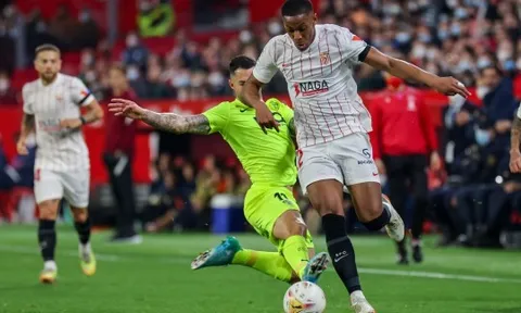 Phía Sevilla chê Man Utd không biết cách sử dụng Martial
