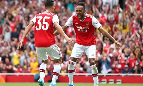 Bộ tứ phòng ngự của Arsenal đấu Bournemouth? Martin Keown có đáp án