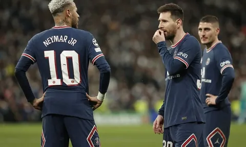L'Equipe: 'Phòng thay đồ PSG ngột ngạt sau thảm bại'