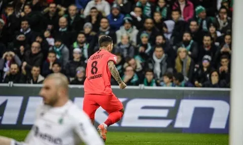 PSG hủy diệt đối thủ, "mục tiêu" Man Utd nói về lần đầu làm "việc trọng đại"