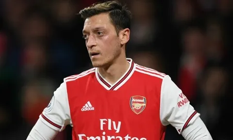 PSG lặp lại thủ thuật chuyển nhượng của Arsenal