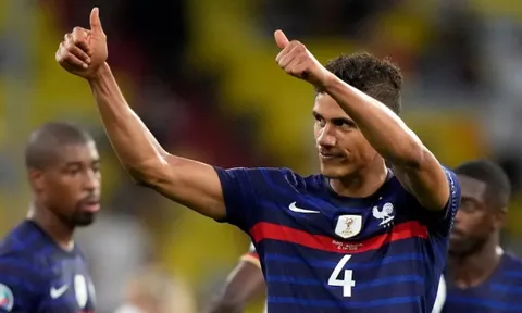 PSG tiếp cận Raphael Varane