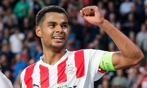 M.U, Arsenal nhận tin vui về Cody Gakpo
