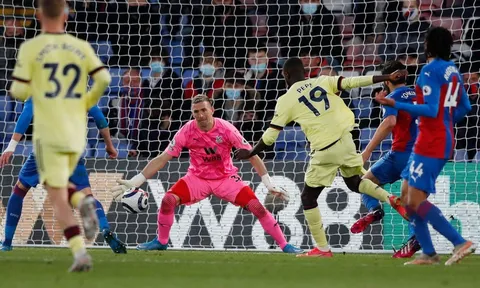 Quá bất ngờ, Arsenal "đánh lừa" cả Premier League