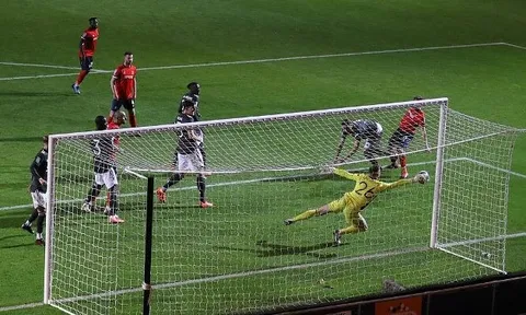Quả penalty bước ngoặt, Man Utd thắng giòn giã Luton