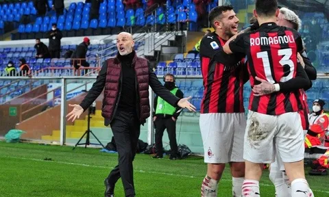 Quá phấn khích vì các học trò, HLV AC Milan có hành động lạ