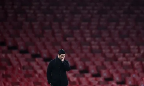 Quá sức chịu đựng, NHM Arsenal muốn tống khứ Arteta