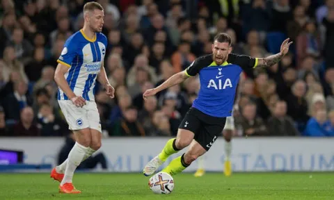 'Quái thú' của Conte cày nát tuyến giữa Brighton
