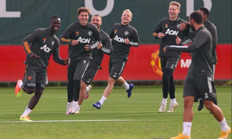 "Quái thú" và nhân tố mới xuất hiện trên sân tập, chờ Man Utd thay đổi diện mạo