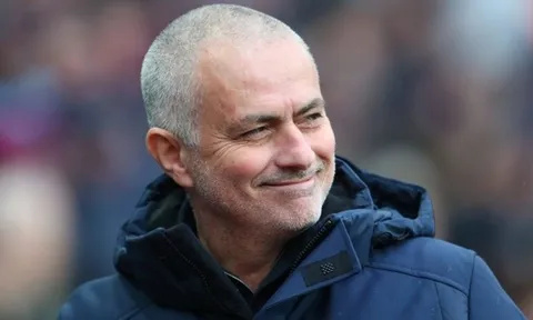 Mourinho nhận "cú nện trời giáng" từ thương vụ đá tảng Inter