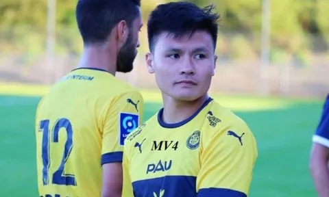 Quang Hải lập cú đúp bàn thắng trong buổi đấu tập của Pau FC