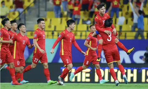 Quang Hải xuất ngoại: Cuộc phiêu lưu... tiếp lửa cho Hoàng Đức, Tiến Linh