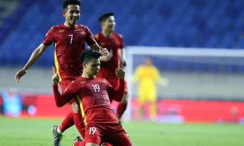 Nguyễn Quang Hải và cái chân trái vươn tầm châu Á