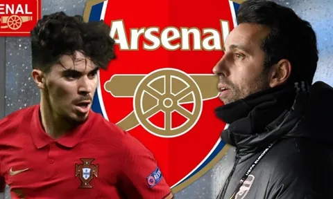 Quyết định kỳ lạ của Arsenal