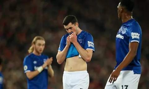 Liverpool thị uy sức mạnh khắp Premier League đẩy Everton vào tình cảnh khốn đốn