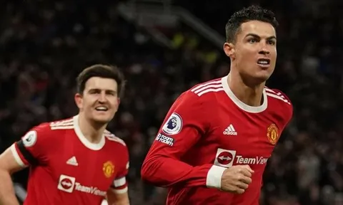 Vết gợn trong cú hat-trick của Ronaldo