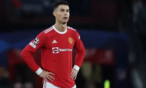 Ronaldo ở đâu khi MU thua Atletico