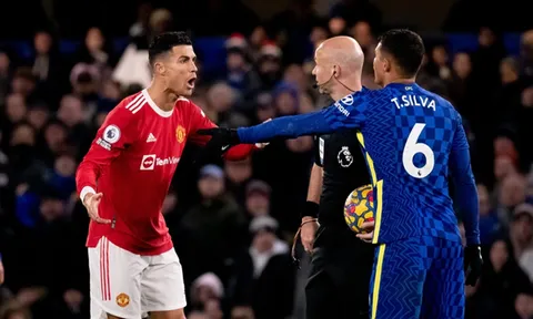 Viễn cảnh Ronaldo khoác áo Chelsea