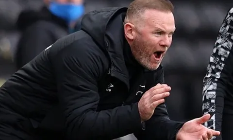 Rooney quá hay, dùng kịch bản Sir Alex dẫn dắt CLB lật kèo đỉnh cao