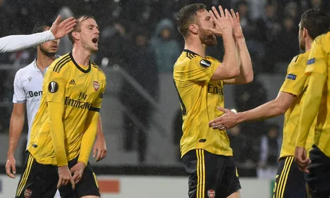 Hòa bạc nhược, fan Arsenal tức điên: "Đồ bỏ đi! Cậu ta run rẩy cả trận"