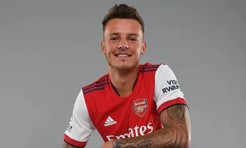 Ra mắt Arsenal, tân binh thứ 3 khoác số áo huyền thoại