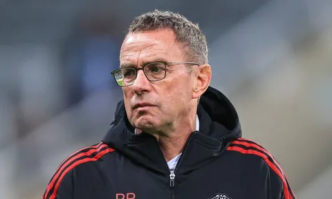 Ralf Rangnick chỉ ra sơ đồ mới Man United có thể áp dụng