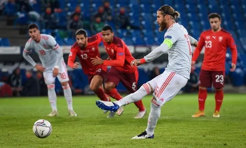 Ramos đá hỏng 11m 2 lần, TBN thoát thua phút cuối nhờ 'cánh chim lạ'