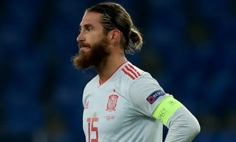 Ramos sút hỏng penalty, Xhaka lập tức làm 1 chuyện