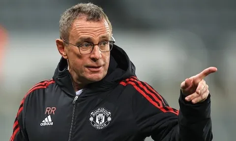 Teddy Sheringham: Quyết định vô lý khiến Man Utd vứt đi cả mùa giải