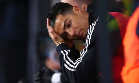 Rangnick lý giải vì sao để Ronaldo ngồi dự bị trận Burnley
