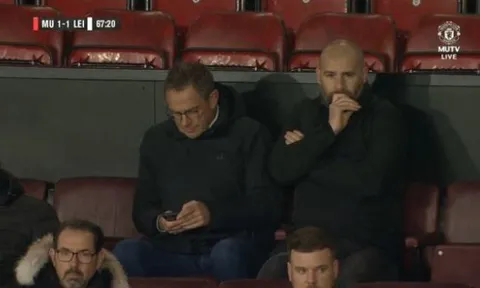 Rangnick ngồi cạnh giám đốc thể thao, hé lộ tân HLV của Man Utd