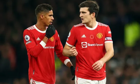 Raphael Varane lần đầu gửi thông điệp đến Erik Ten Hag