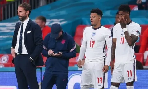 'Tôi không chắc Sancho có thể làm được nhiều hơn Rashford và Greenwood'