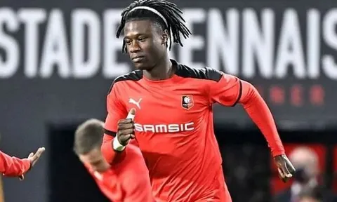 Real, Barca hay Man Utd là bến đỗ mới của Camavinga?