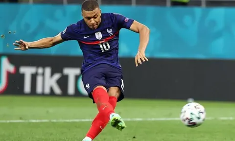 Real chờ Mbappe trong một mùa hè hỗn loạn
