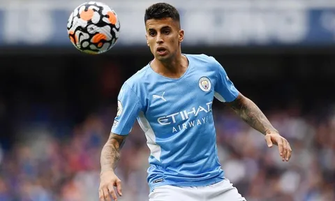 Real lên kế hoạch cuỗm hậu vệ Man City, giá 45 triệu bảng