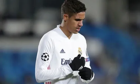 XONG! Real ra thông báo then chốt về Varane, Chelsea 'mừng thầm'