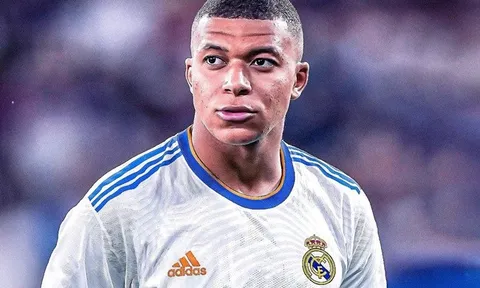 Real Madrid tặng quà cho Mbappe