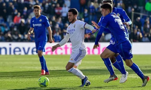 Real Madrid thua đội hạng 16