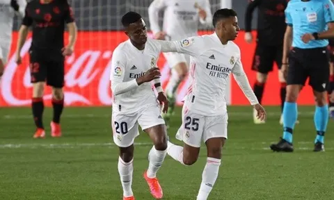 Real mất điểm, “báu vật” của Zidane bị chỉ trích thậm tệ
