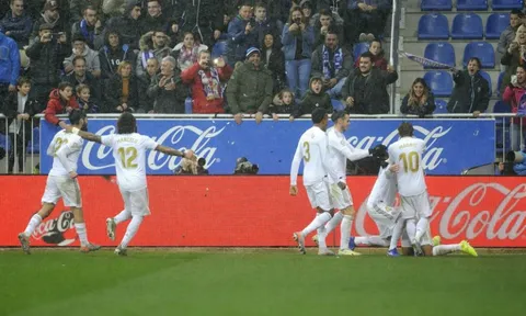Real nổi dậy oanh tạc La Liga, Barca và Atletico khốn đốn trước thềm đại chiến
