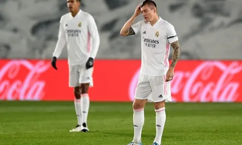 Real sa sút thảm hại: Điều gì đang xảy ra với Zidane và 'nhà vua'?