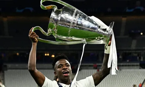 Real trói chân Vinicius thêm 6 năm