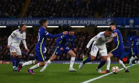 Real xuất hiện 2 cỗ máy pressing, cày nát tuyến giữa Chelsea