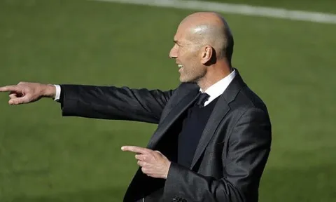 Real "tàn nhẫn", Zidane đứng trước nguy cơ bay ghế