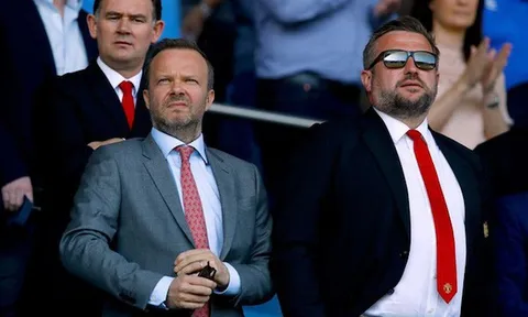 Sếp lớn Man Utd đã ra một quyết định tuyệt vời so với Ed Woodward
