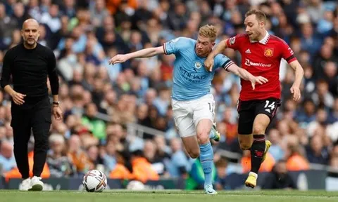 Richards chỉ ra sự ngây thơ của Man Utd