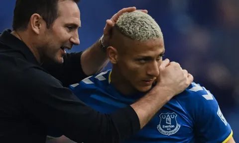 Chelsea được khuyên không nên phí 50 triệu bảng