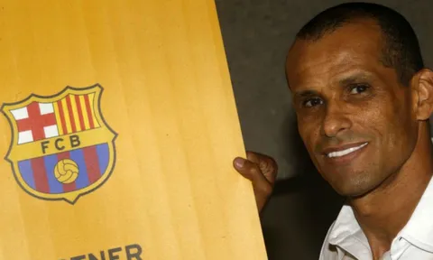Rivaldo: "Barca cần phải nghiêm khắc trừng phạt cái tên đó ngay lập tức"